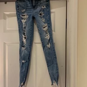 AMERICAN EAGLE. Next level stretch ripped jeans.